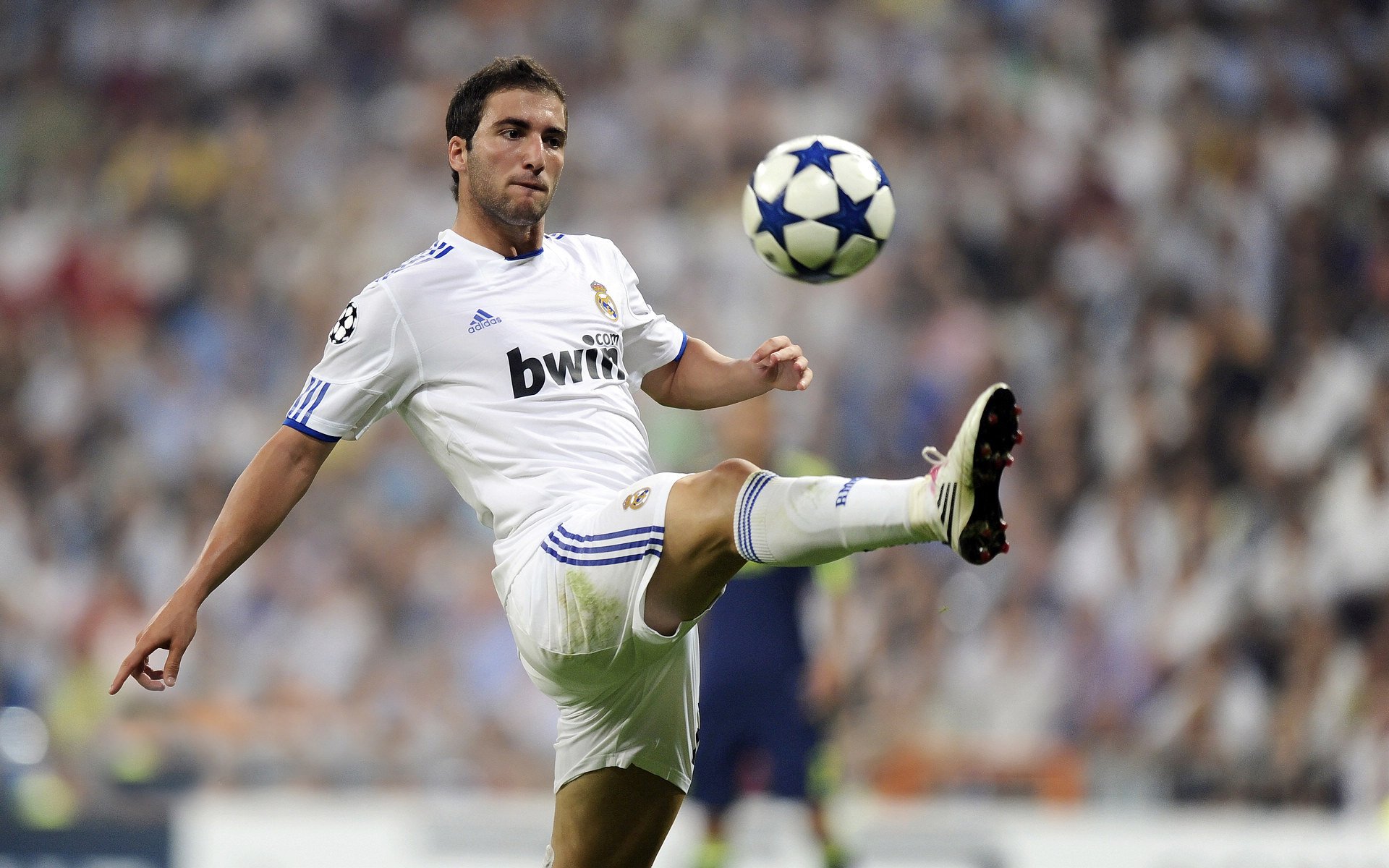 开云·Kaiyun网页版-“西甲比赛：攻守转换令人目不暇接”，西甲单赛季助攻王