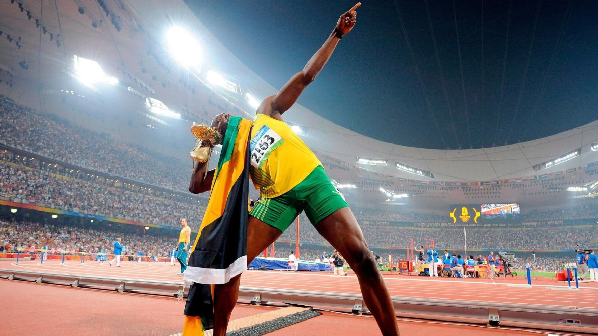 开云综合服务-《电竞产业链中的创新创业机会：从硬件到内容全景分析》，电竞行业产业链的构成是什么